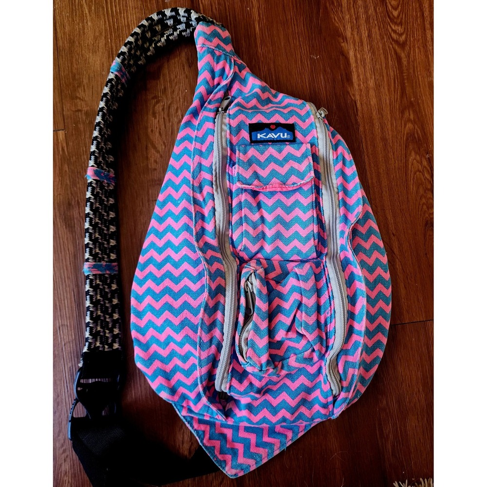 Kavu Shoulder Sling Cotton Crossbody Backpack Bag Purse Chevron Pink And Blue